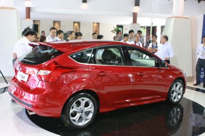 xe Ford Focus 4