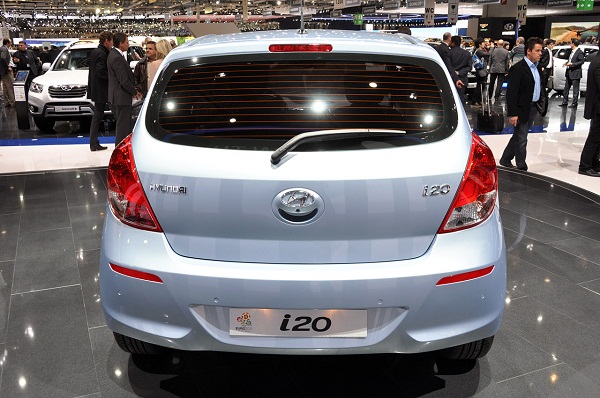 Hyundai i20 máy dầu - ít khí thải hơn cả Toyota Prius 5