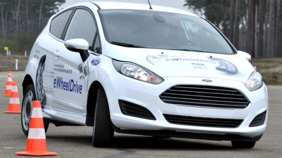 Công nghệ mới giúp Ford Fiesta chạy ngang… như cua