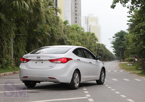 Hyundai Elantra 2013 tự tin với cuộc đua sedan hạng C