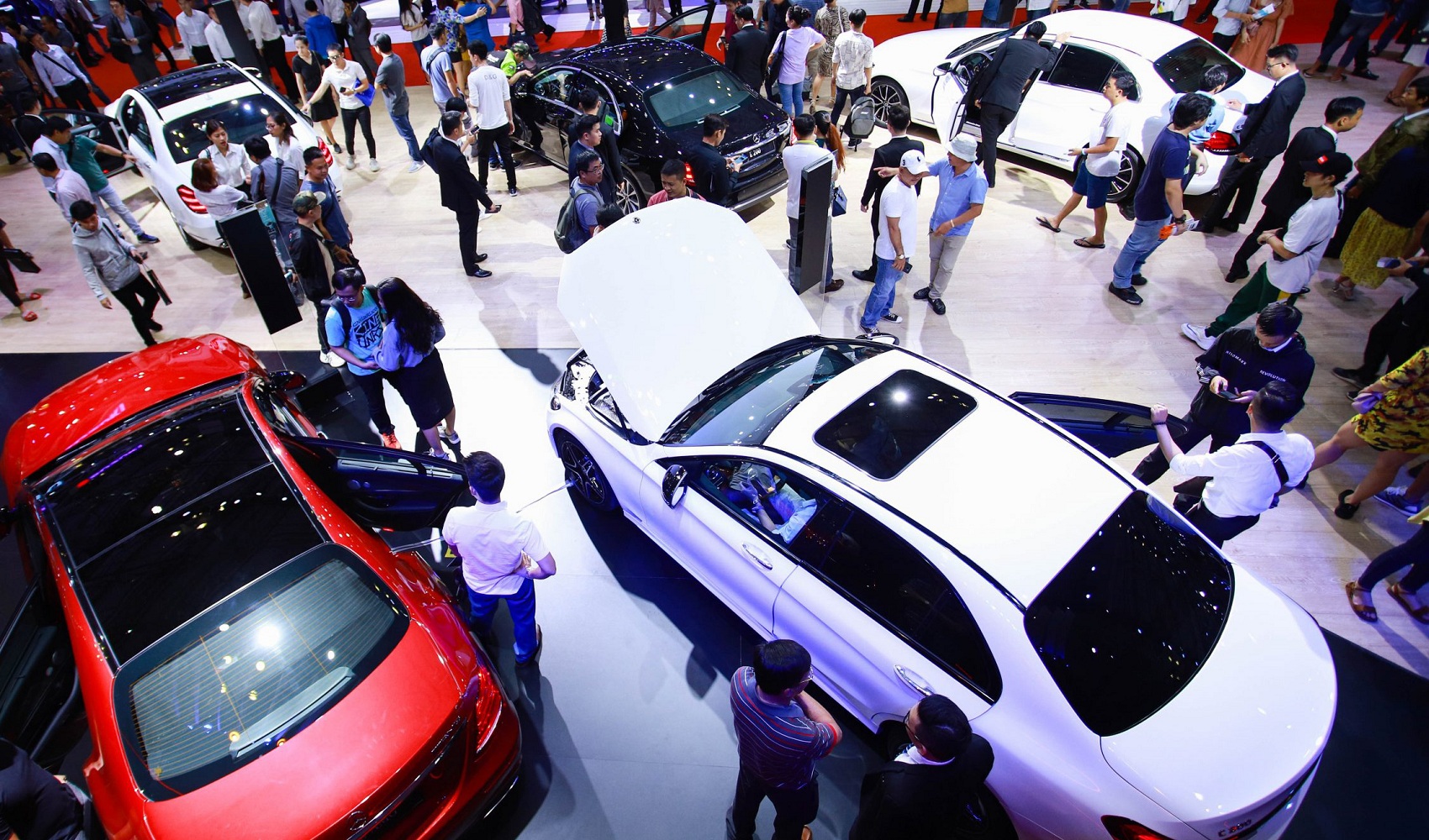 Thị trường ô tô Việt tiếp đà đi lên, Toyota vẫn giữ lợi thế