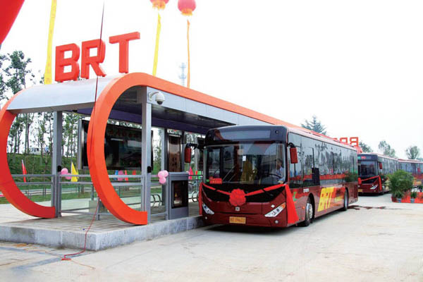 Hôm nay Hà Nội bắt đầu thu phí xe bus nhanh BRT