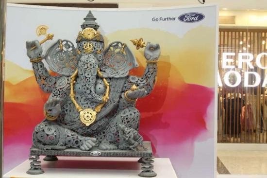 Phụ tùng xe Ford hóa tượng thần Ganesha 1