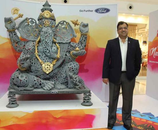 Phụ tùng xe Ford hóa tượng thần Ganesha 