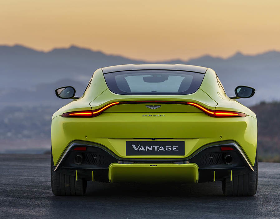 Xe Aston Martin V8 Vantage 2018 9
