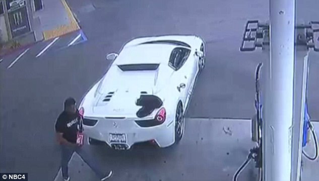 Trộm xe Ferrari 5