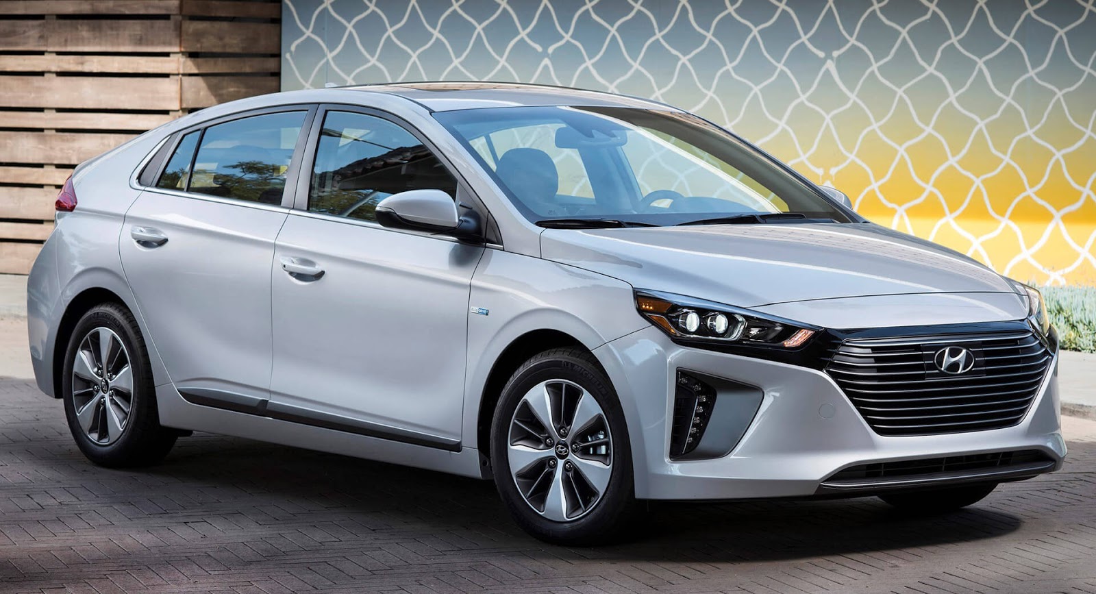 Hyundai Ioniq 2018 thêm bản Plug-in-Hybrid 
