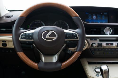 Lexus ES 2016 13