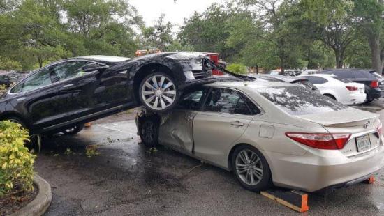 Tai nạn xe Tesla 
