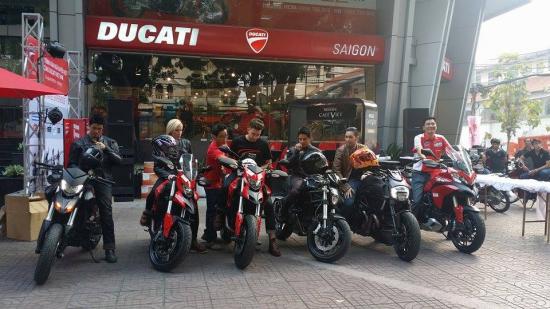 Đội xe Ducati bắt đầu hành trình xuyên Việt