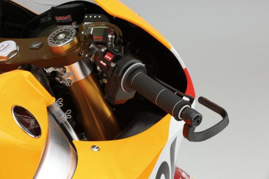 Repsol Honda Team ra mắt mẫu xe đua mới 12