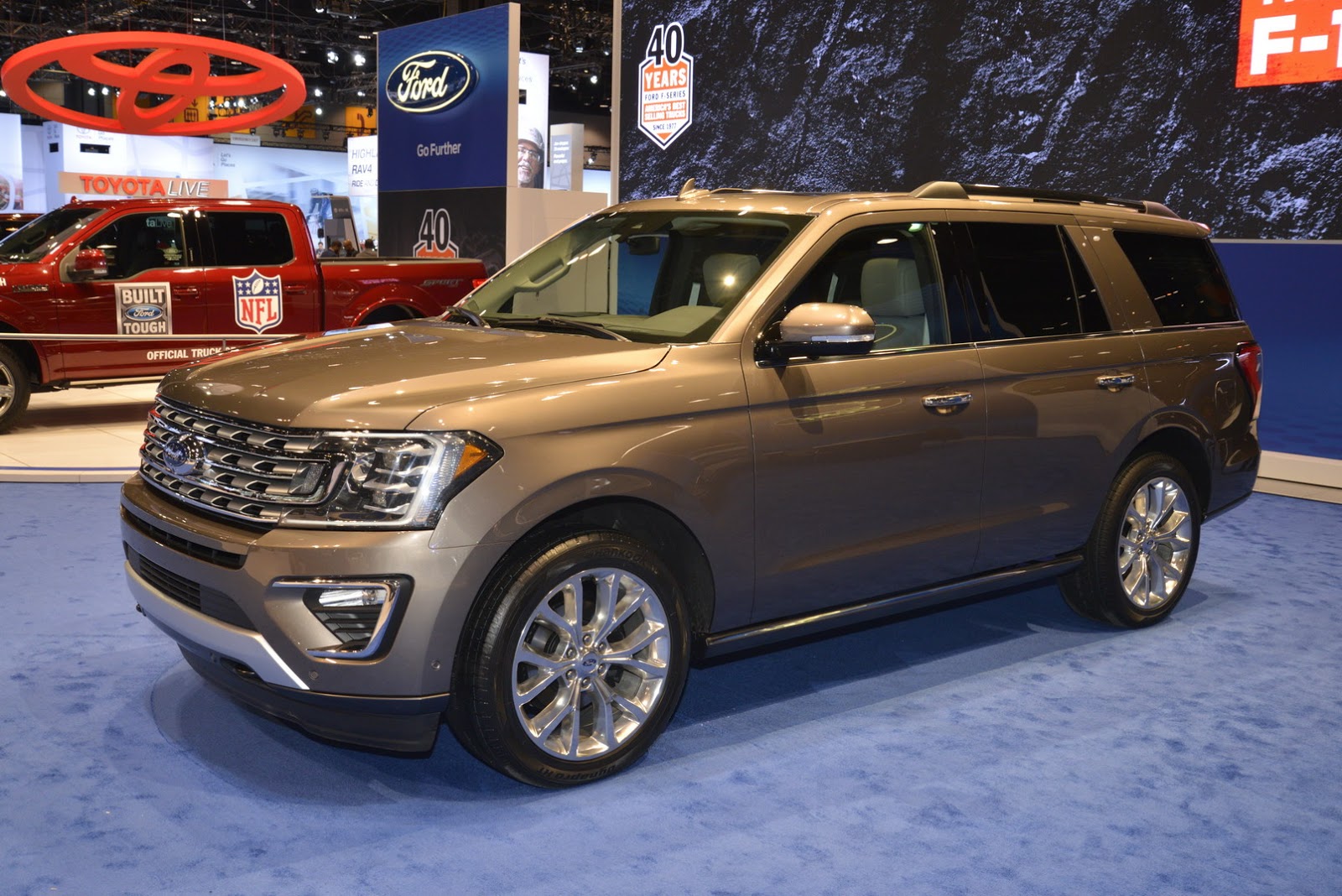 Ảnh thực tế SUV “Full-Size” Ford Expedition 2018 vừa ra mắt