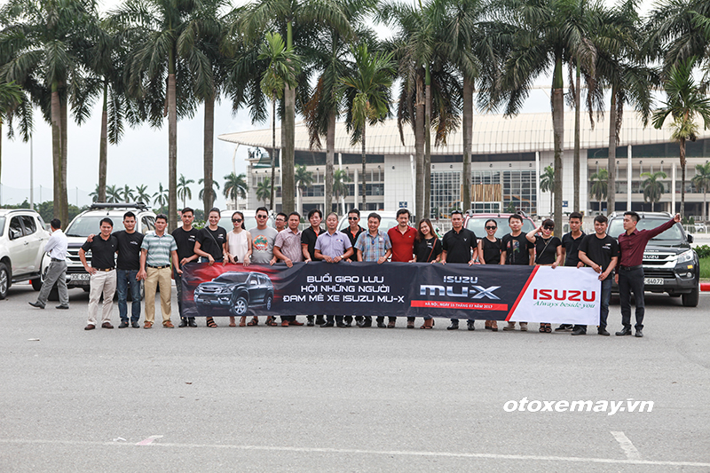Người sử dụng xe Isuzu Mu-X tại Hà Nội có buổi offline đầu tiên
