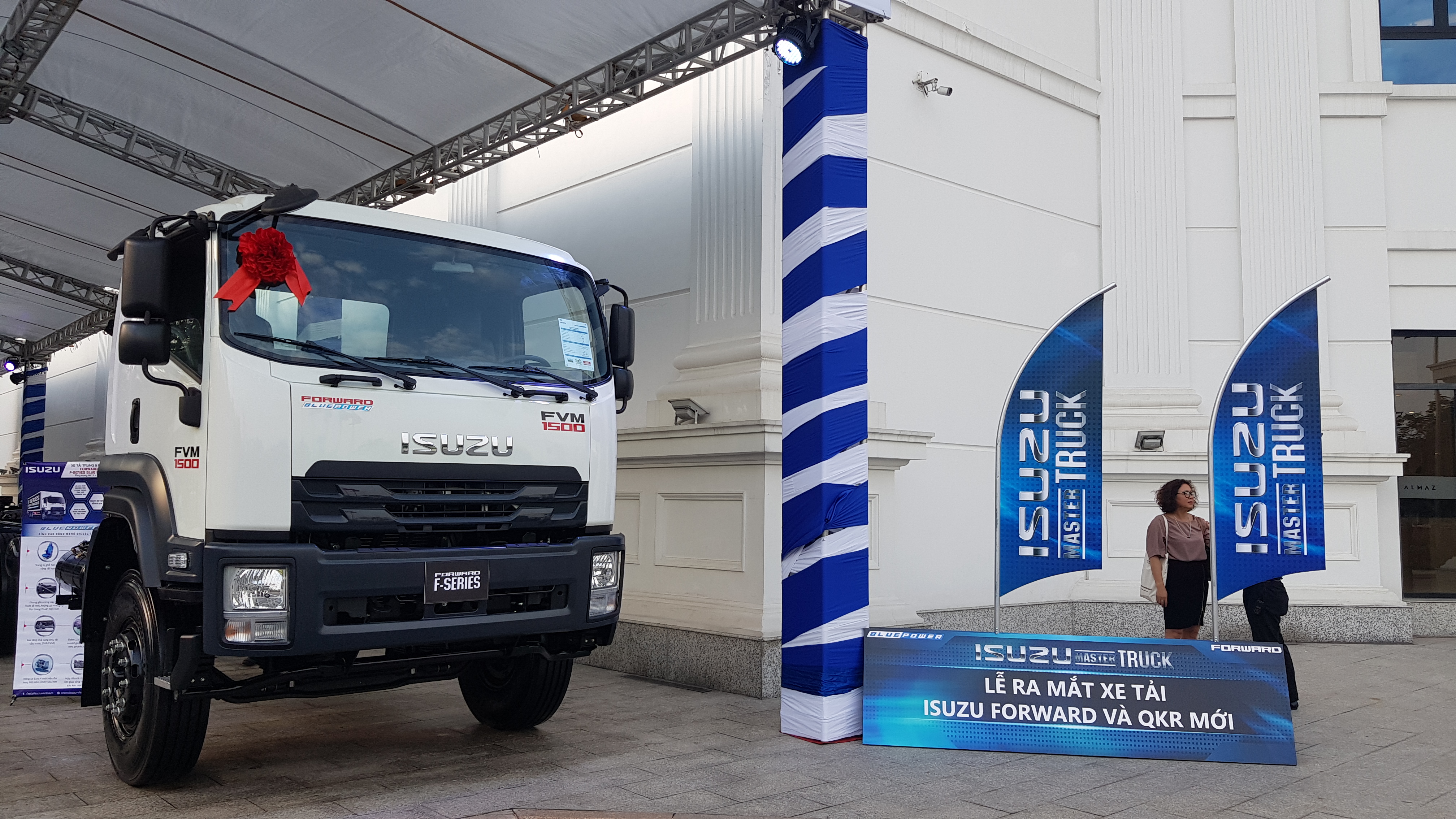 Xe tải Isuzu động cơ Blue Power tiến quân thị trường miền Bắc