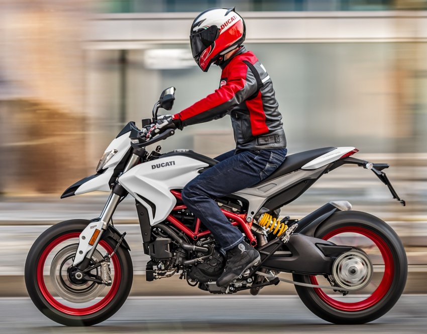 Ducati Hypermotard 939 2018 thêm màu mới