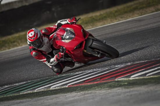 ducati-panigale-v4-anh4