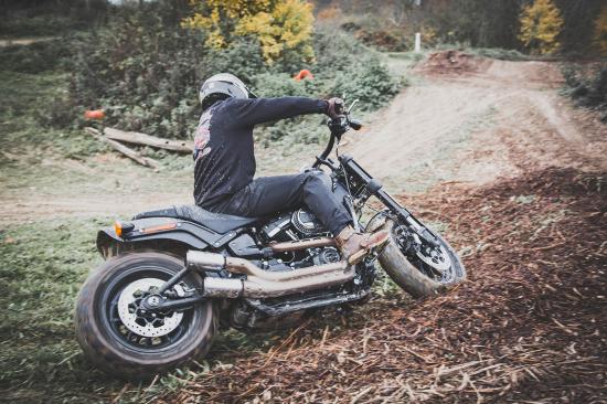 harley-davidson-fat-bob-nghich-dat-flat-track-offroad-anh12