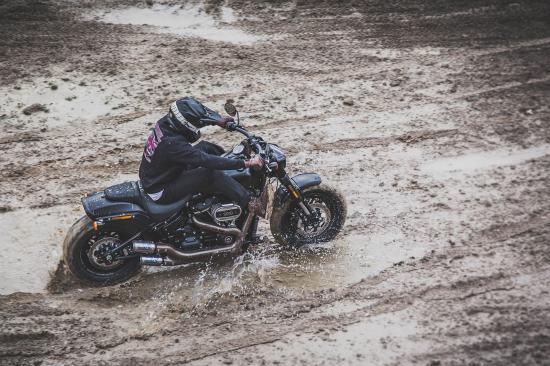 harley-davidson-fat-bob-nghich-dat-flat-track-offroad-anh6