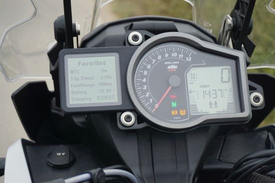 Anh chi tiet (8).jpg KTM 1190 Adventure: khám phá trên từng cây số