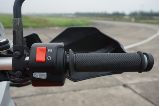 Anh chi tiet (1).jpg KTM 1190 Adventure: khám phá trên từng cây số
