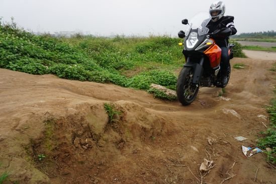 DSC01580.jpg KTM 1190 Adventure: khám phá trên từng cây số