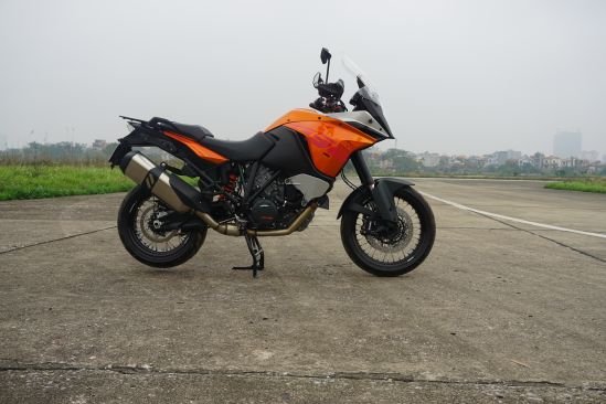 STAND (2).jpg KTM 1190 Adventure: khám phá trên từng cây số