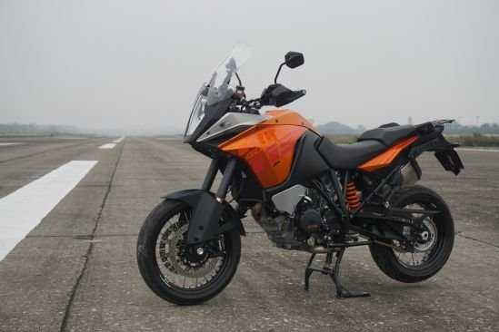 STAND (7).jpg KTM 1190 Adventure: khám phá trên từng cây số