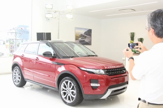 Khai truong showroom va ra mat Land Rover New Discovery Sport tai Sai Gon_a6 (1200x800) (550x367).jpg Land Rover Discovery Sport tại TP.HCM
