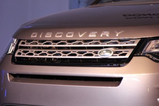 Khai truong showroom va ra mat Land Rover New Discovery Sport tai Sai Gon_a9 (1200x800) (550x367).jpg Land Rover Discovery Sport tại TP.HCM