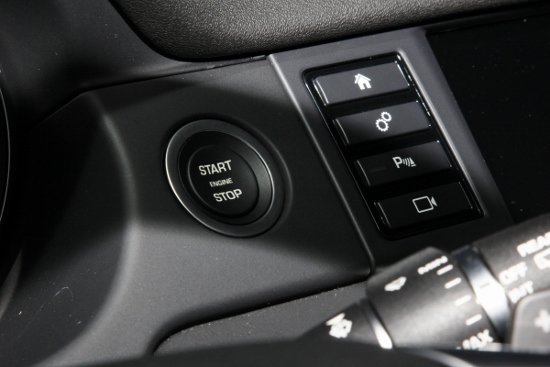 Khai truong showroom va ra mat Land Rover New Discovery Sport tai Sai Gon_a24 (1200x800) (550x367).jpg Land Rover Discovery Sport tại TP.HCM