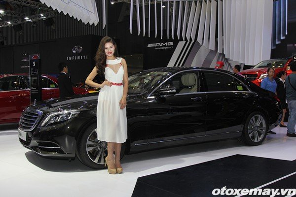 OTXM-Trien-lam-o-t0-2016-Mercedes14.jpg Màn trình diễn của Mercedes-Benz tại VMS 2015