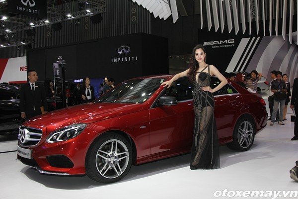 OTXM-Trien-lam-o-t0-2016-Mercedes15.jpg Màn trình diễn của Mercedes-Benz tại VMS 2015
