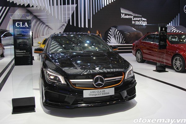 OTXM-Trien-lam-o-t0-2016-Mercedes26.jpg Màn trình diễn của Mercedes-Benz tại VMS 2015