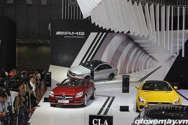 OTXM-Trien-lam-o-t0-2016-Mercedes27.jpg Màn trình diễn của Mercedes-Benz tại VMS 2015