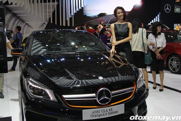 OTXM-Trien-lam-o-t0-2016-Mercedes39.jpg Màn trình diễn của Mercedes-Benz tại VMS 2015