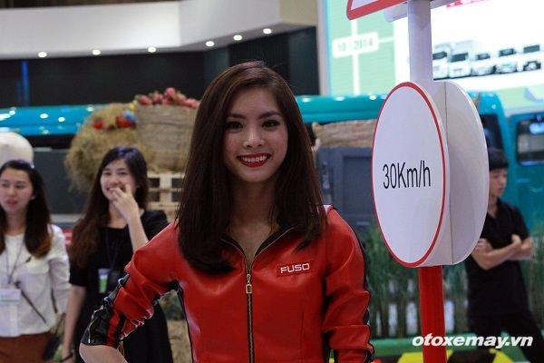 PG- vamashow-anh20.jpg Những thân hình sexy nhất triển lãm Ô tô Việt Nam 2015