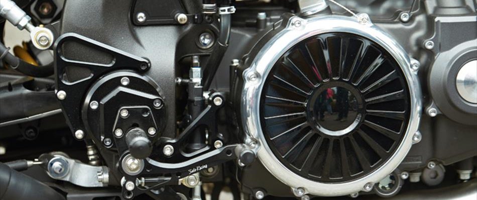 2015_YAM_LibertyYam_FR_CUSTOM_DET__001_gal_worlds_full_tcm114-626489.jpg Dân buôn Yamaha bỏ bán hàng đi thi độ xe