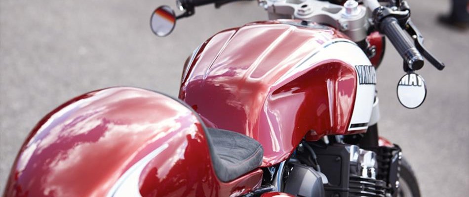 2015_YAM_MOTOKLEIN_DE_CUSTOM_DET__004_gal_worlds_full_tcm114-626480.jpg Dân buôn Yamaha bỏ bán hàng đi thi độ xe