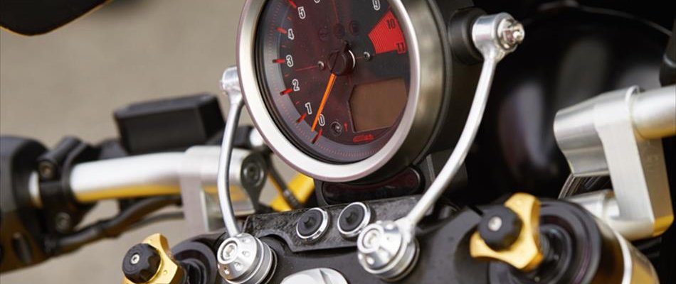 2015_YAM_LibertyYam_FR_CUSTOM_DET__029_gal_worlds_full_tcm114-626357.jpg Dân buôn Yamaha bỏ bán hàng đi thi độ xe