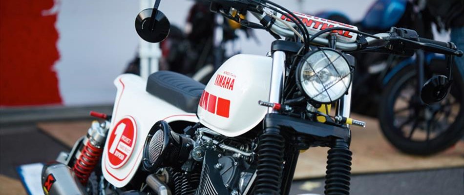 2015_YAM_MOTOR7_PORT_CUSTOM_ACT__014_gal_worlds_full_tcm114-626567.jpg Dân buôn Yamaha bỏ bán hàng đi thi độ xe