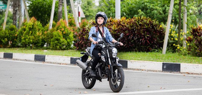Kymco-Kpipe-city-12533.jpg Kymco giới thiệu xe côn tay K-Pipe 125 tại Việt Nam