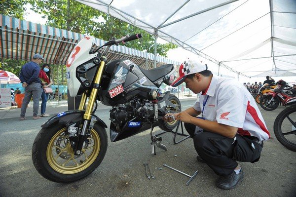 Giai-dua-xe-Honda-Binh-Duong-2016-12.jpg Giải đua xe máy đầy kịch tính đang diễn ra tại Bình Dương