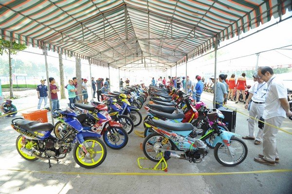 Giai-dua-xe-Honda-Binh-Duong-2016-22.jpg Giải đua xe máy đầy kịch tính đang diễn ra tại Bình Dương