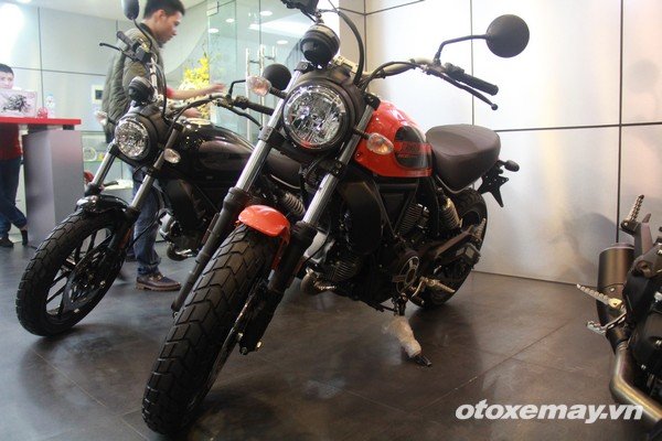 Ducati-Sixty2-tai-Ha-Noi-gia-285-trieu-03.jpg Ducati Scrambler Sixty2 xuất hiện tại Hà Nội, giá 285 triệu