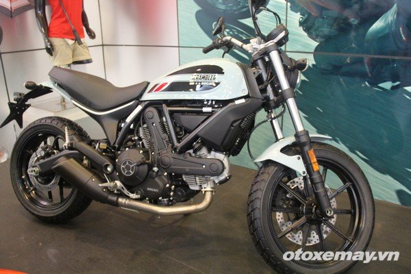 Ducati-Sixty2-tai-Ha-Noi-gia-285-trieu-01.jpg Ducati Scrambler Sixty2 xuất hiện tại Hà Nội, giá 285 triệu