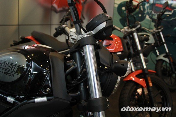 Ducati-Sixty2-tai-Ha-Noi-gia-285-trieu-16.jpg Ducati Scrambler Sixty2 xuất hiện tại Hà Nội, giá 285 triệu