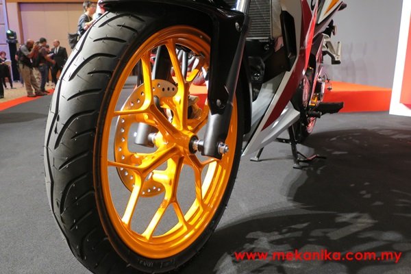 Honda-RS150R-launch-2016-mekanika-13.jpg Honda Winner 150 bổ sung thêm bản Repsol