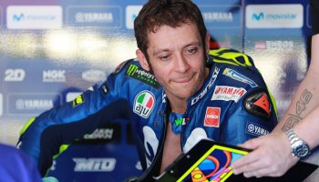 Rossi vẫn sẽ sát cánh cùng Yamaha cho đến năm 2020 Rossi vẫn sẽ sát cánh cùng Yamaha cho đến năm 2020