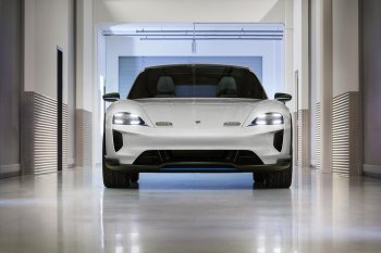 Porsche Mission E Cross Turismo: Xe điện thể thao cạnh tranh với Tesla Porsche Mission E Cross Turismo: Xe điện thể thao cạnh tranh với Tesla