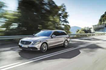 Mercedes-Benz thêm C-Class 2018 bản máy dầu giá rẻ Mercedes-Benz thêm C-Class 2018 bản máy dầu giá rẻ